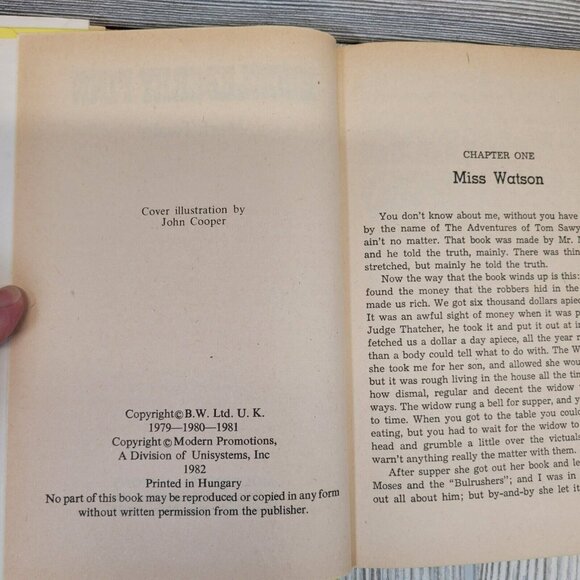 2 Legendary Classics Books Treasure Island‎ and Huckleberry Finn Hardcover Twain - Picture 6 of 7